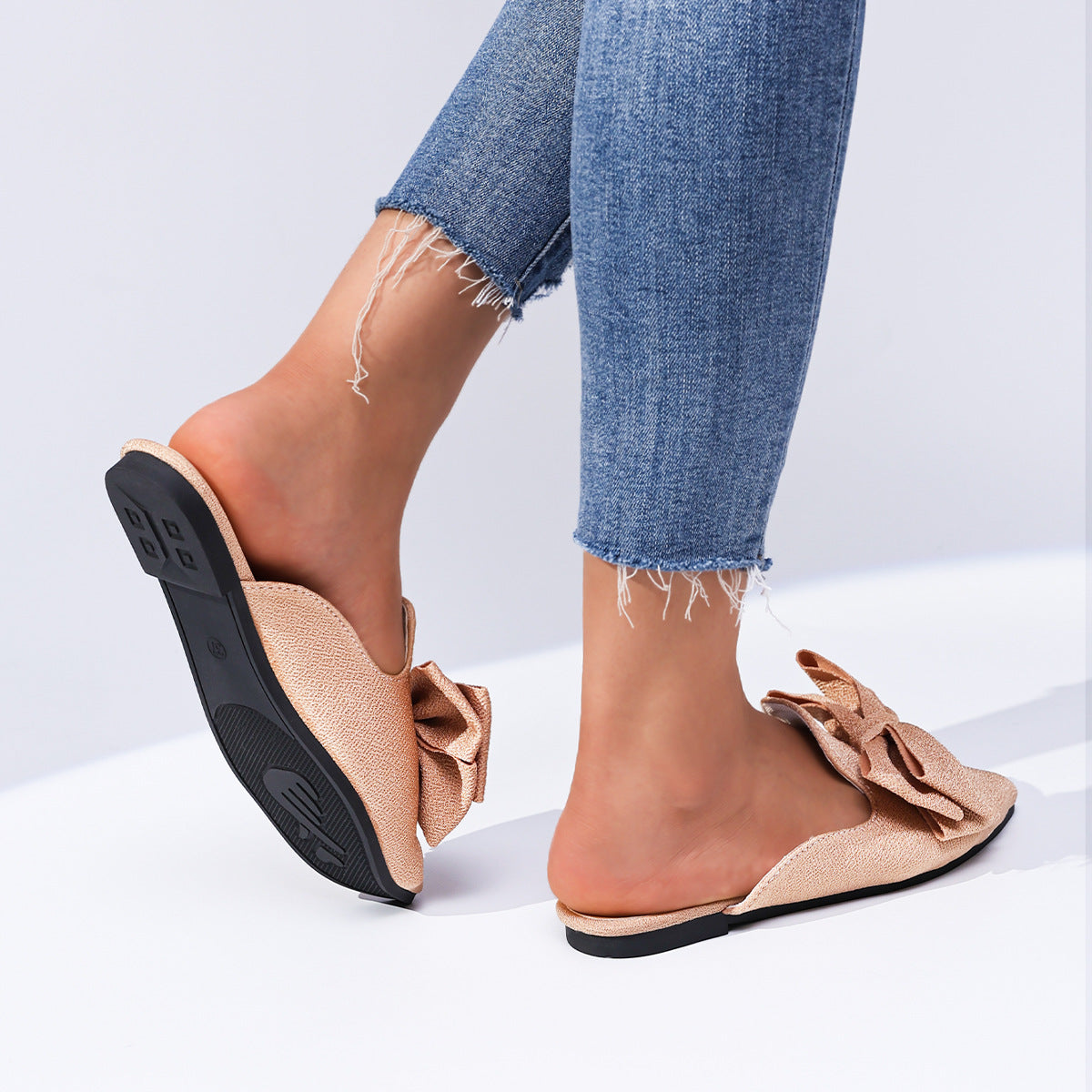 Plus Size Women's Trend Beach Slippers Sandals Bow See size chart under “more details”